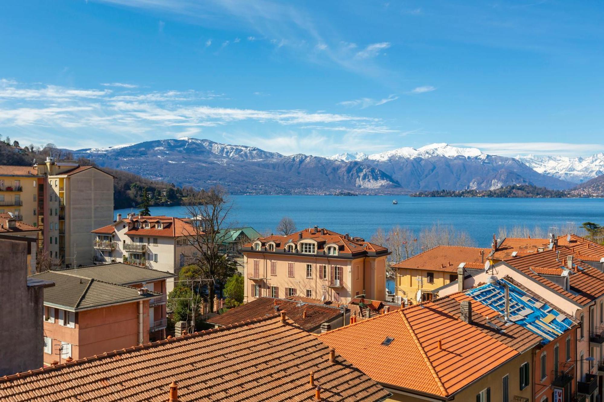 Appartamento Il Golfo Lake View - Happy Rentals Laveno Exterior photo