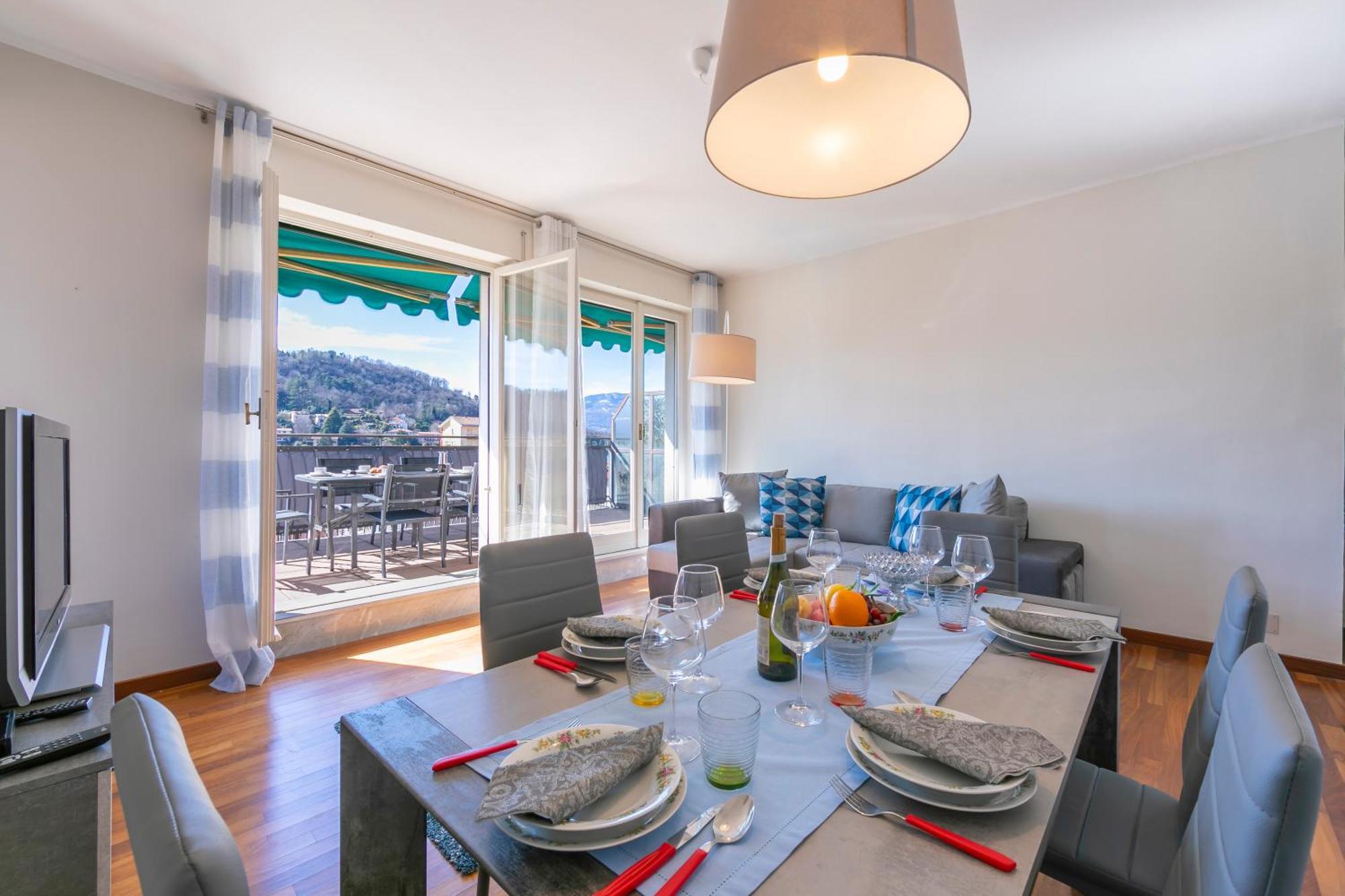 Appartamento Il Golfo Lake View - Happy Rentals Laveno Exterior photo